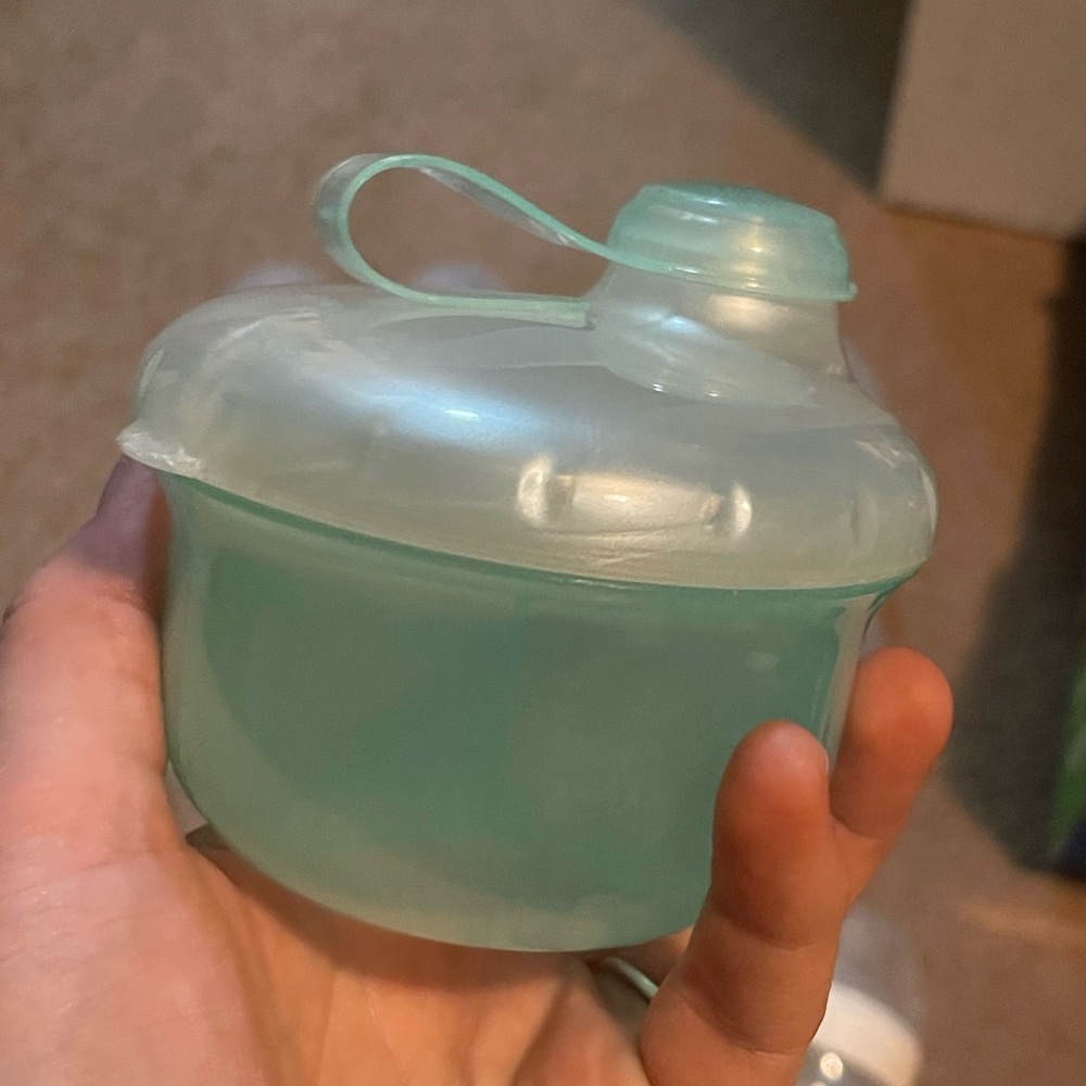 Formula container